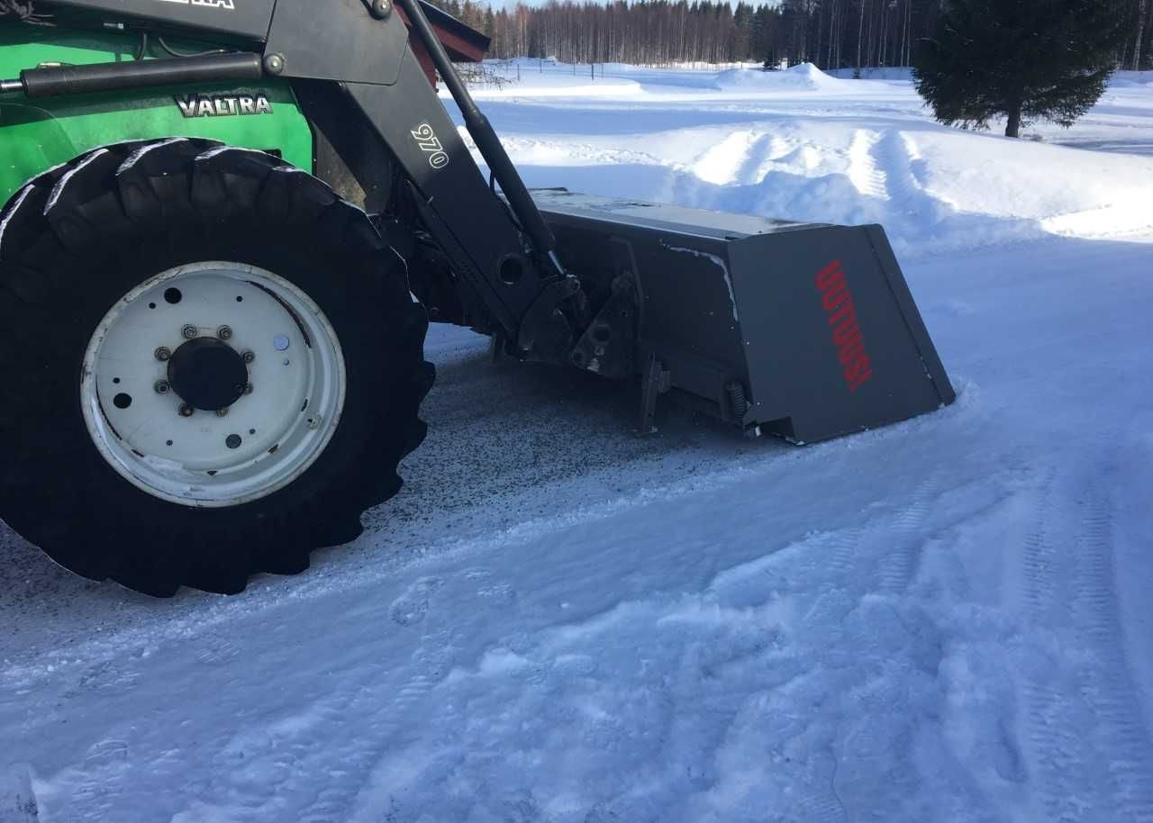 Jussi Mantsinen_Hiekoitus ja auraus_Kuva Koneviesti